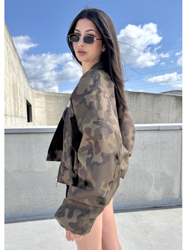 Shorty oversized bomber jacket in camo