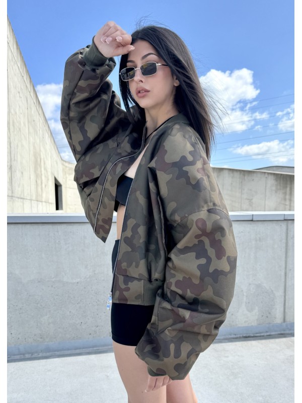 Shorty oversized bomber jacket in camo