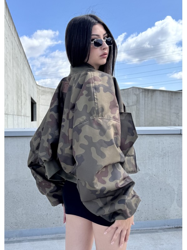 Shorty oversized bomber jacket in camo