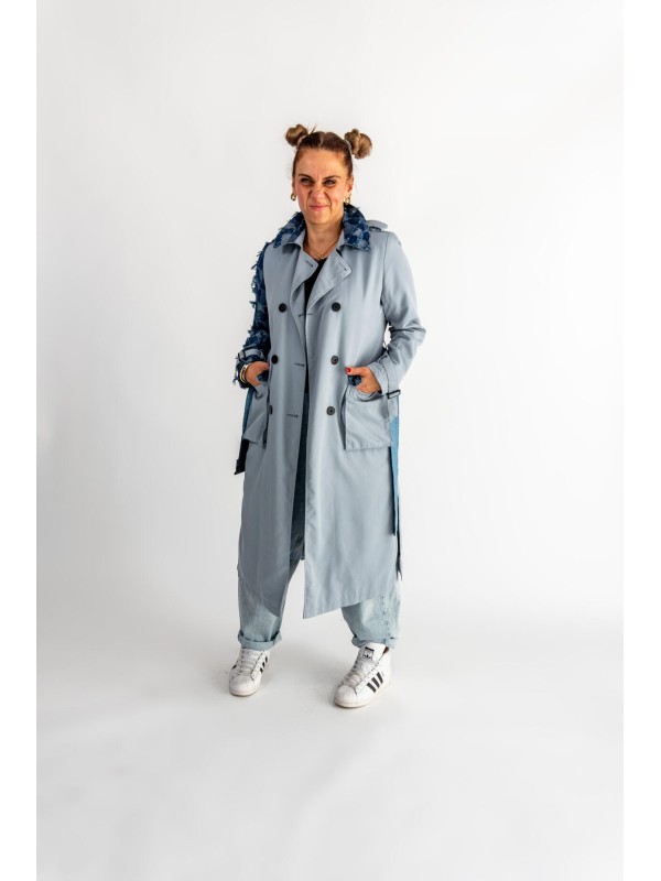 PŁASZCZ TRENCH NIEBIESKI PATCHWORK DENIM