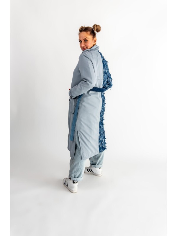PŁASZCZ TRENCH NIEBIESKI PATCHWORK DENIM