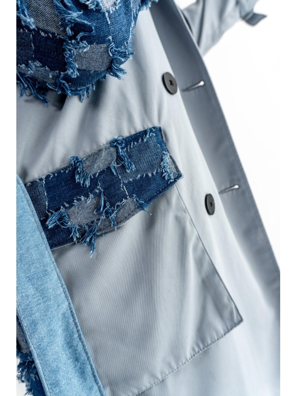 PŁASZCZ TRENCH NIEBIESKI PATCHWORK DENIM